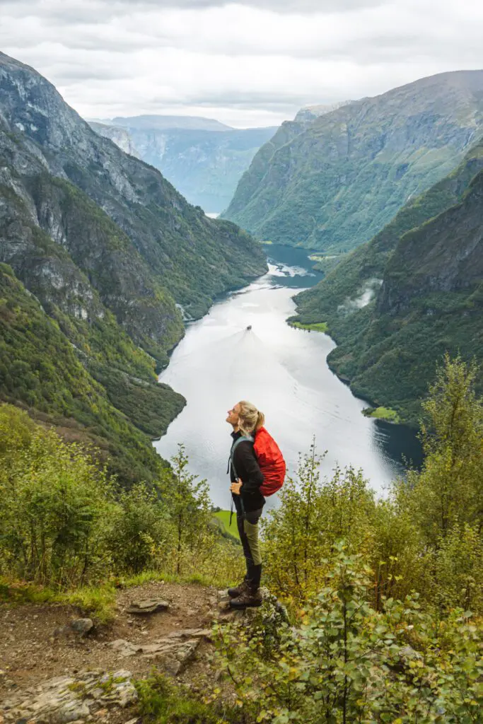 Verken Noorwegen per kajak in de fjorden: toproutes, handige tips en belangrijk informatie voor een geslaagde wateravontuur.