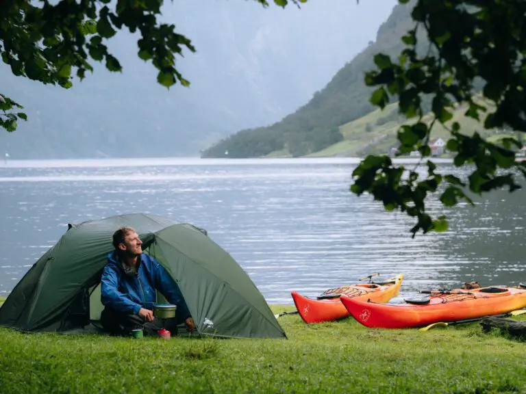 Ontdek de mooiste fjorden van Noorwegen! Activiteiten, must-sees en tips van experts: alles wat je moet weten voor je gaat kajakken in Noorwegen